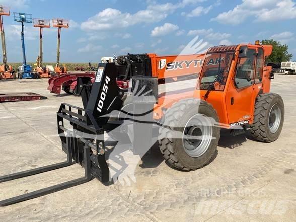 SkyTrak 10054 Telescopic handlers