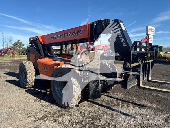 SkyTrak 10054 Telescopic handlers