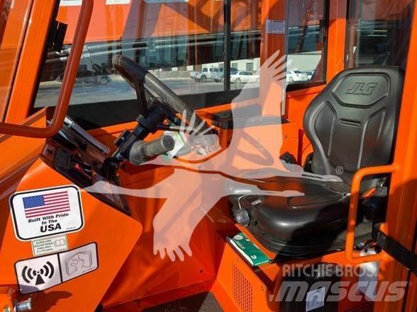 SkyTrak 10054 Telescopic handlers