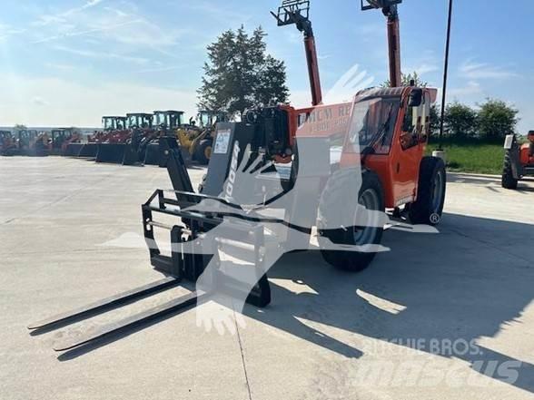SkyTrak 10054 Telescopic handlers