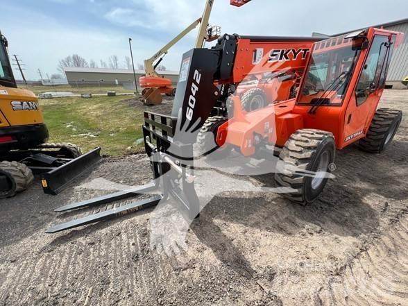 SkyTrak 6042 Telescopic handlers