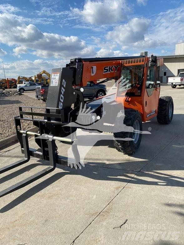 SkyTrak 6042 Telescopic handlers