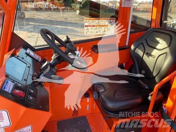 SkyTrak 6042 Telescopic handlers