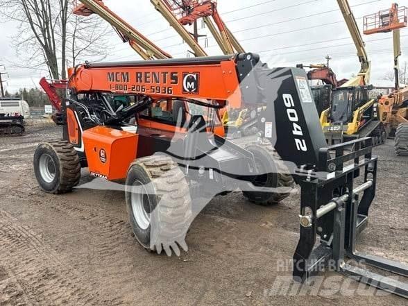 SkyTrak 6042 Telescopic handlers