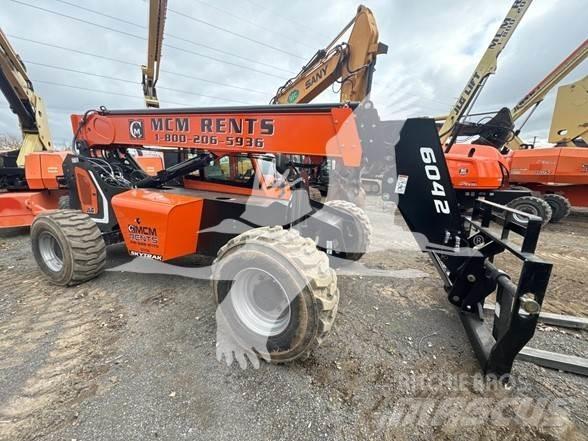 SkyTrak 6042 Telescopic handlers
