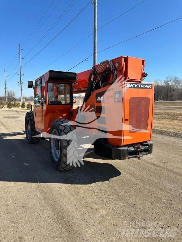 SkyTrak 8042 Telescopic handlers