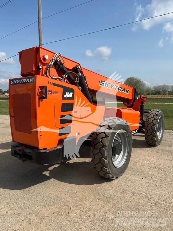 SkyTrak 8042 Telescopic handlers