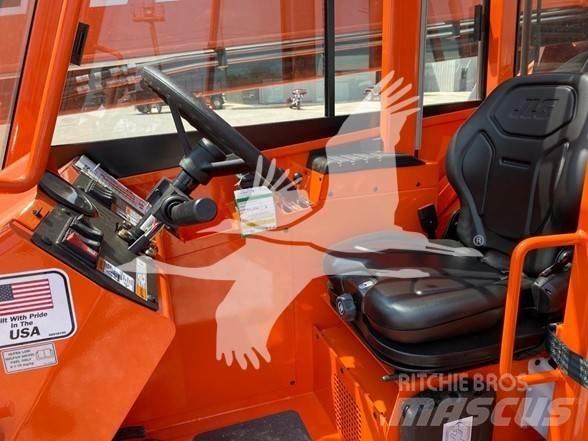 SkyTrak 8042 Telescopic handlers