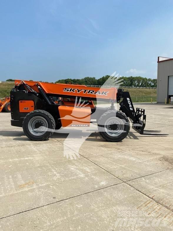 SkyTrak 8042 Telescopic handlers