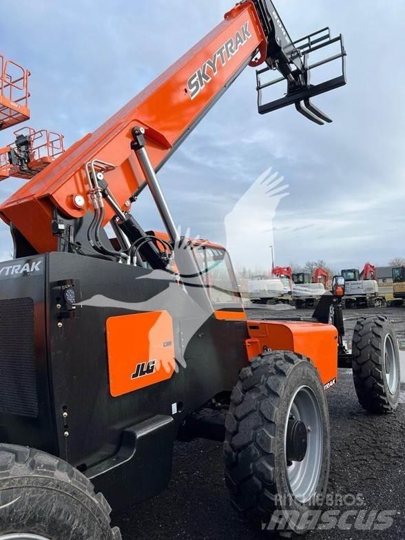 SkyTrak 8042 Telescopic handlers