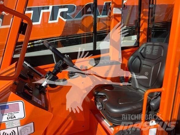 SkyTrak 8042 Telescopic handlers