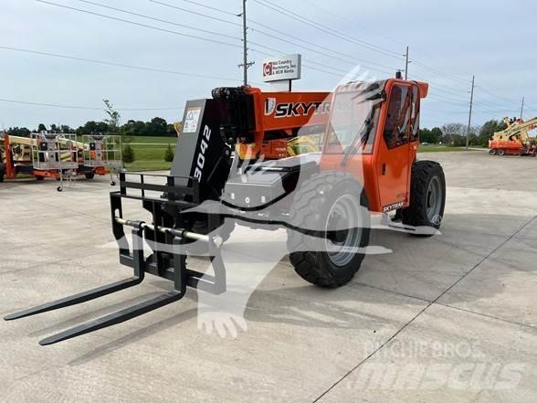 SkyTrak 8042 Telescopic handlers