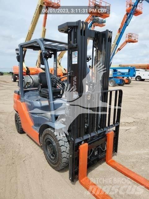 Toyota 8FGU25 Diesel trucks