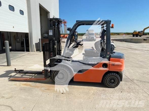 Toyota 8FGU25 Diesel trucks