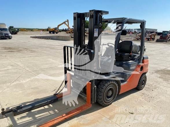 Toyota 8FGU25 Diesel trucks