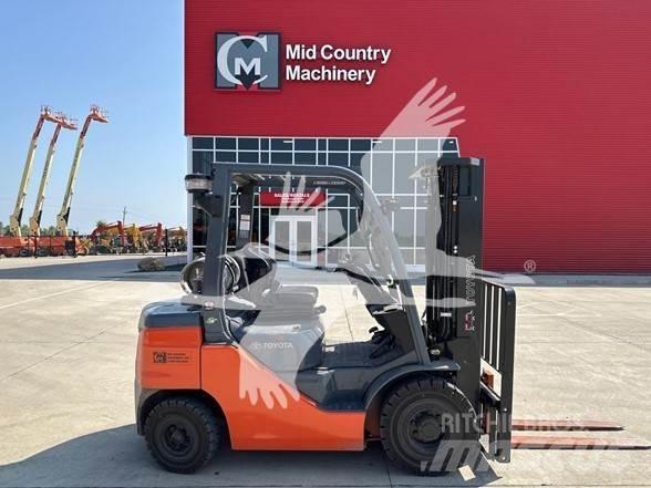 Toyota 8FGU25 Diesel trucks