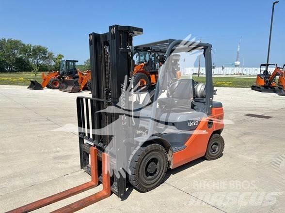 Toyota 8FGU25 Diesel trucks