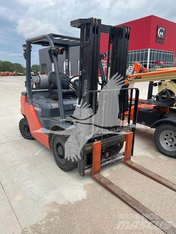 Toyota 8FGU25 Diesel trucks