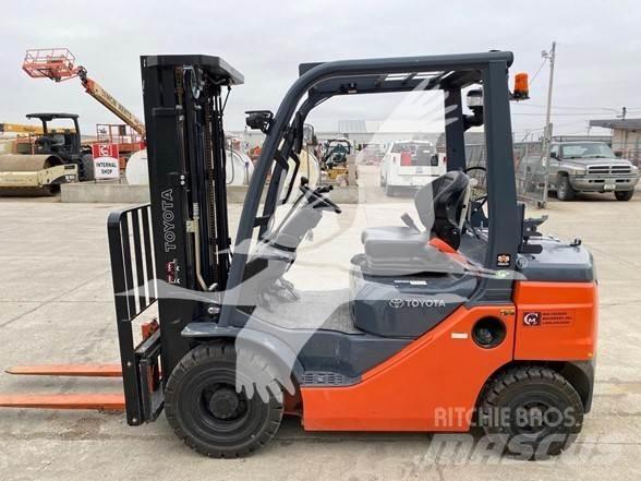 Toyota 8FGU25 Diesel trucks