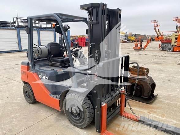 Toyota 8FGU25 Diesel trucks