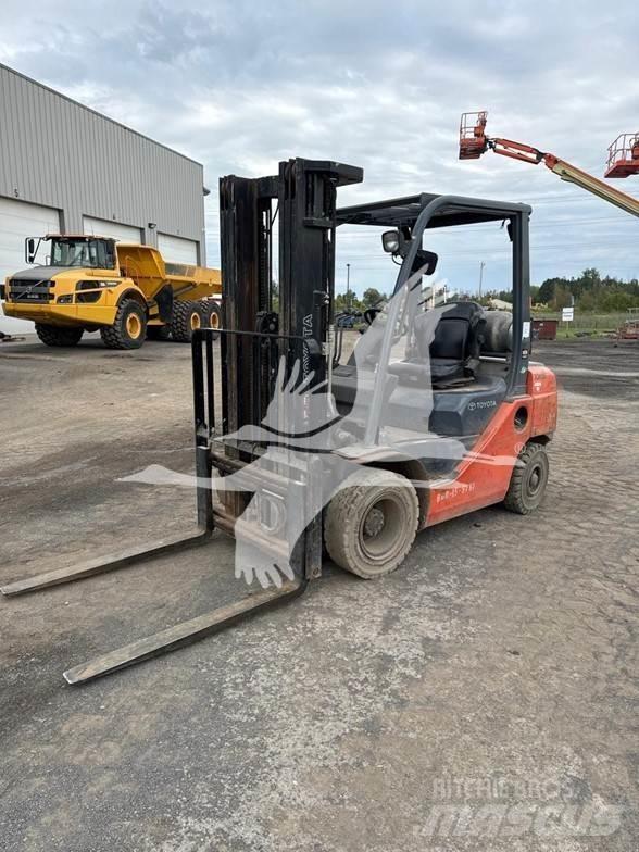Toyota 8FGU25 Diesel trucks