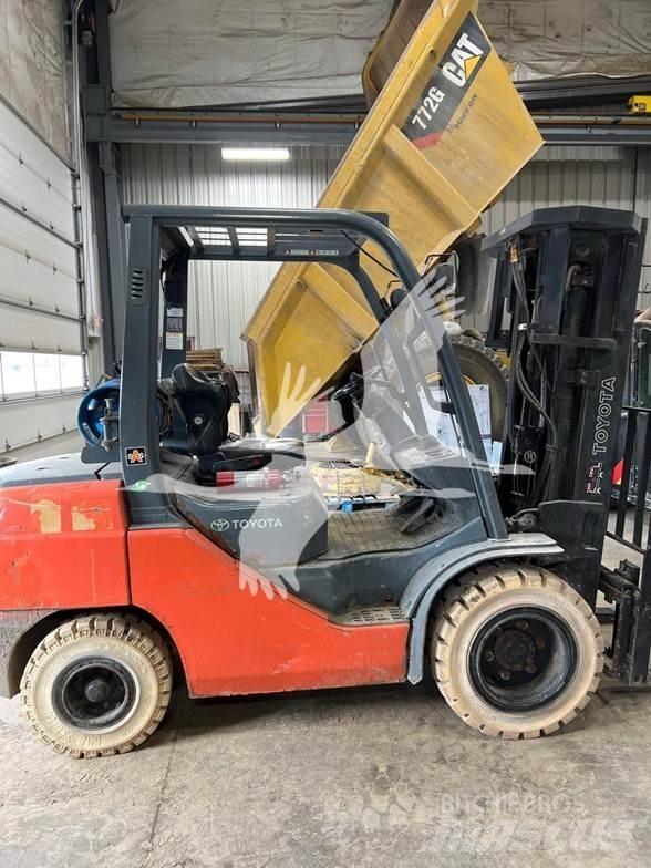 Toyota 8FGU30 Diesel trucks