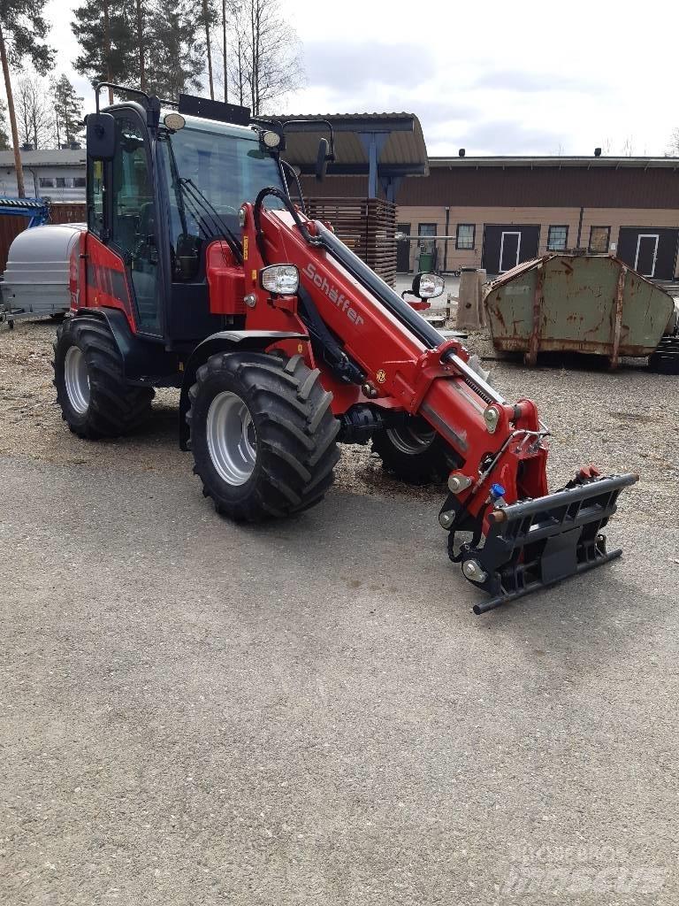 Schäffer 4670 T Multi-purpose loaders