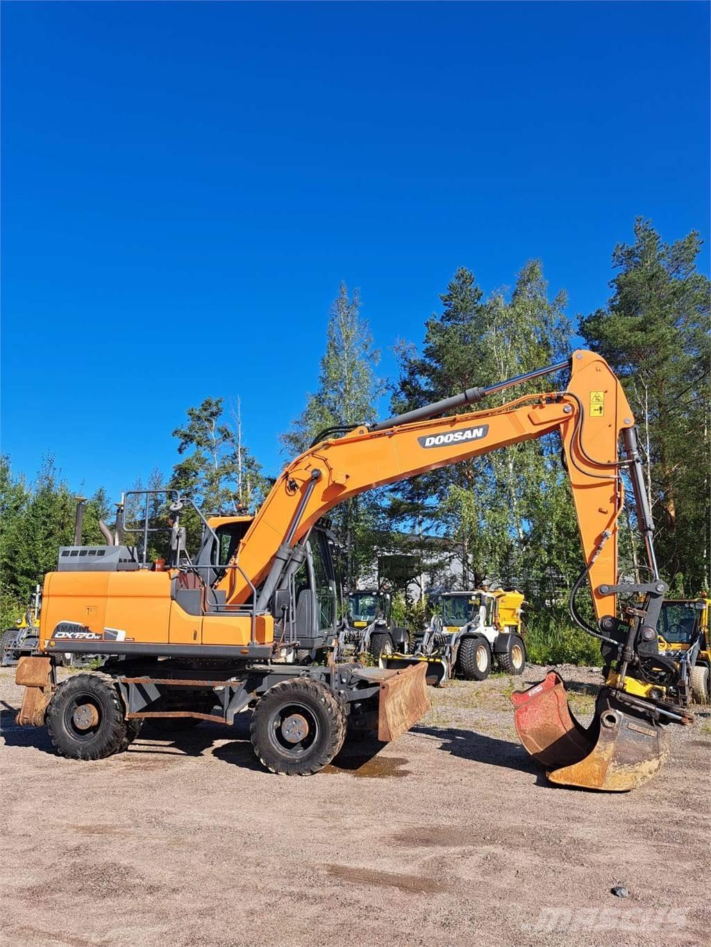 Doosan DX170W-5 Wheeled excavators