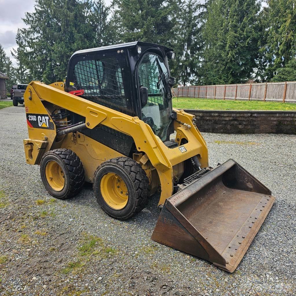 CAT 236D Skid steer loaders