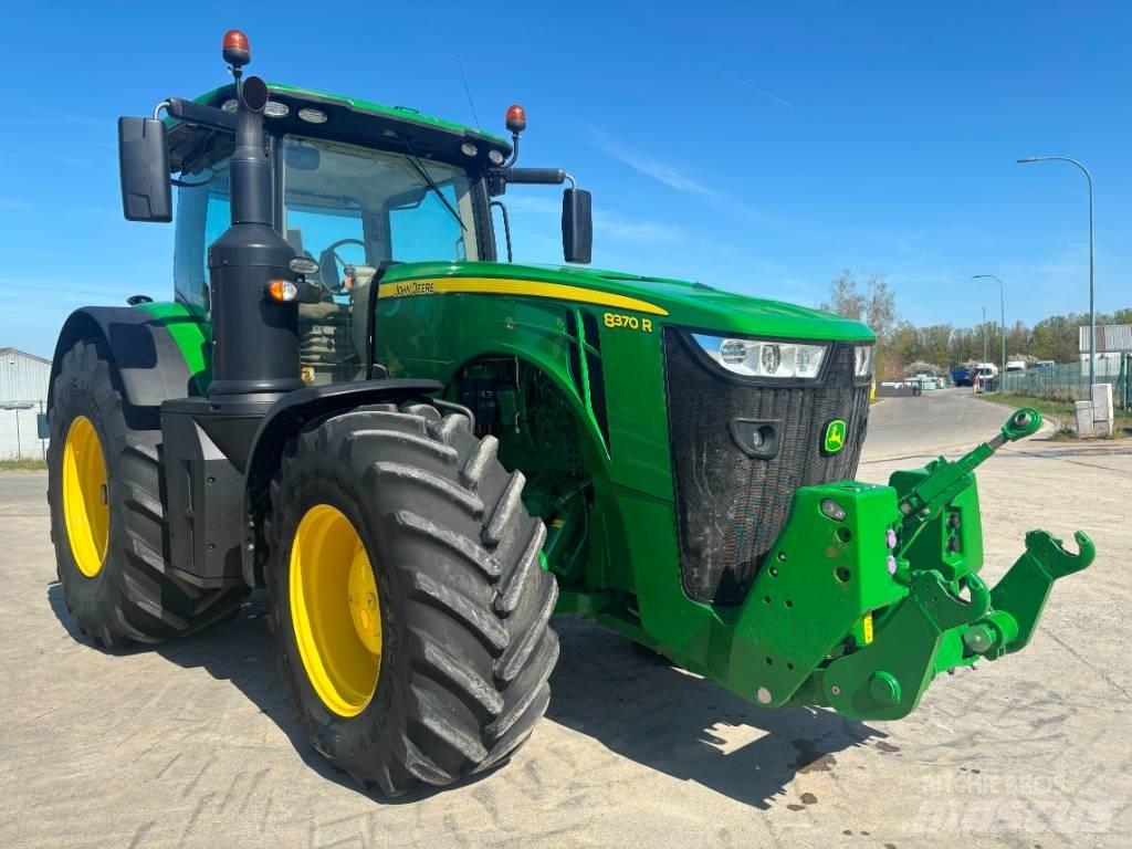 John Deere 8370 R Tractors