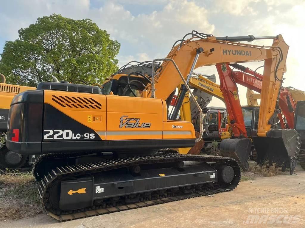 Hyundai R220LC-9S Wheeled excavators