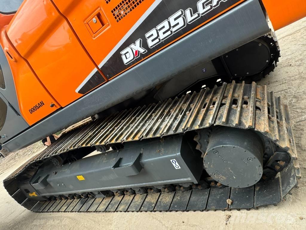 Doosan DX 225 LCA Mini excavators  7t - 12t