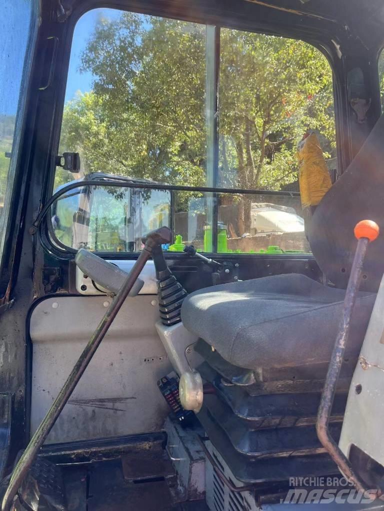 Hyundai R60-5 Crawler excavators