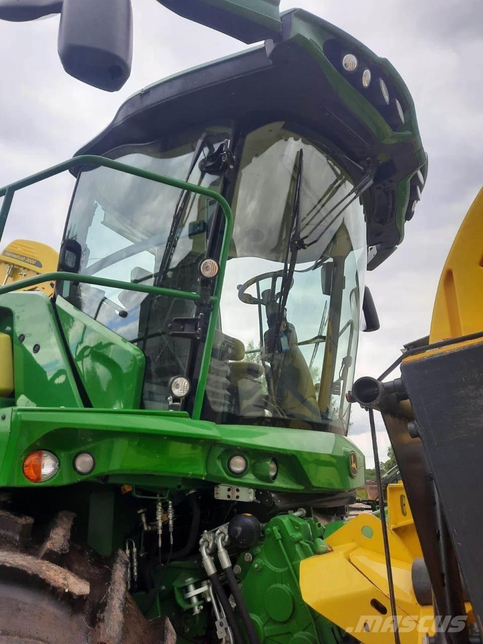 John Deere 8200 i Forage harvesters