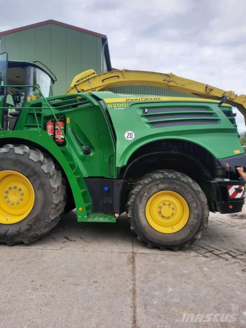 John Deere 8200 i Forage harvesters