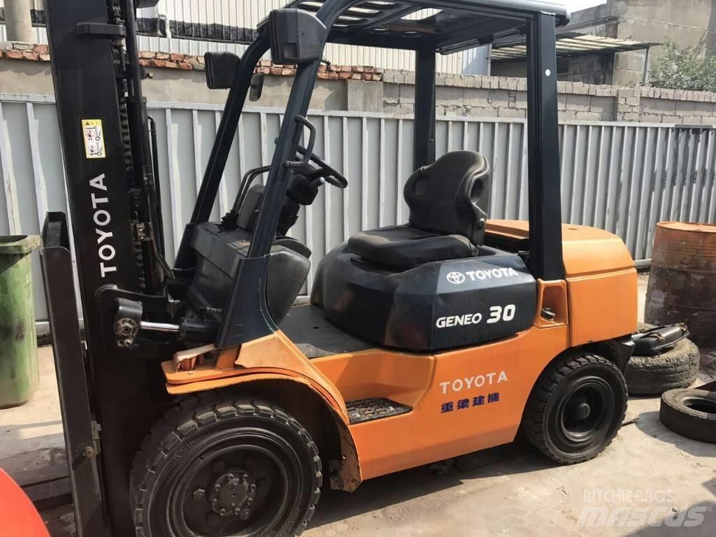 Toyota FD 30 Diesel trucks