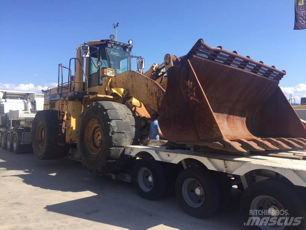 Komatsu WA600-1 Wheel loaders