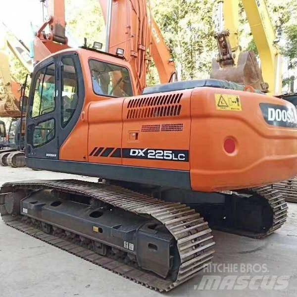 Doosan DX 225 Crawler excavators