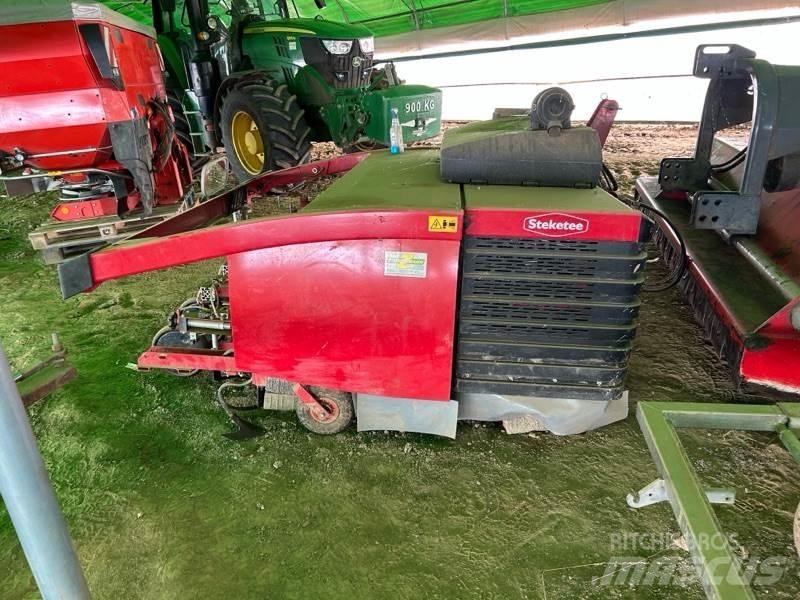 Lemken IC- Weeder Farm machinery