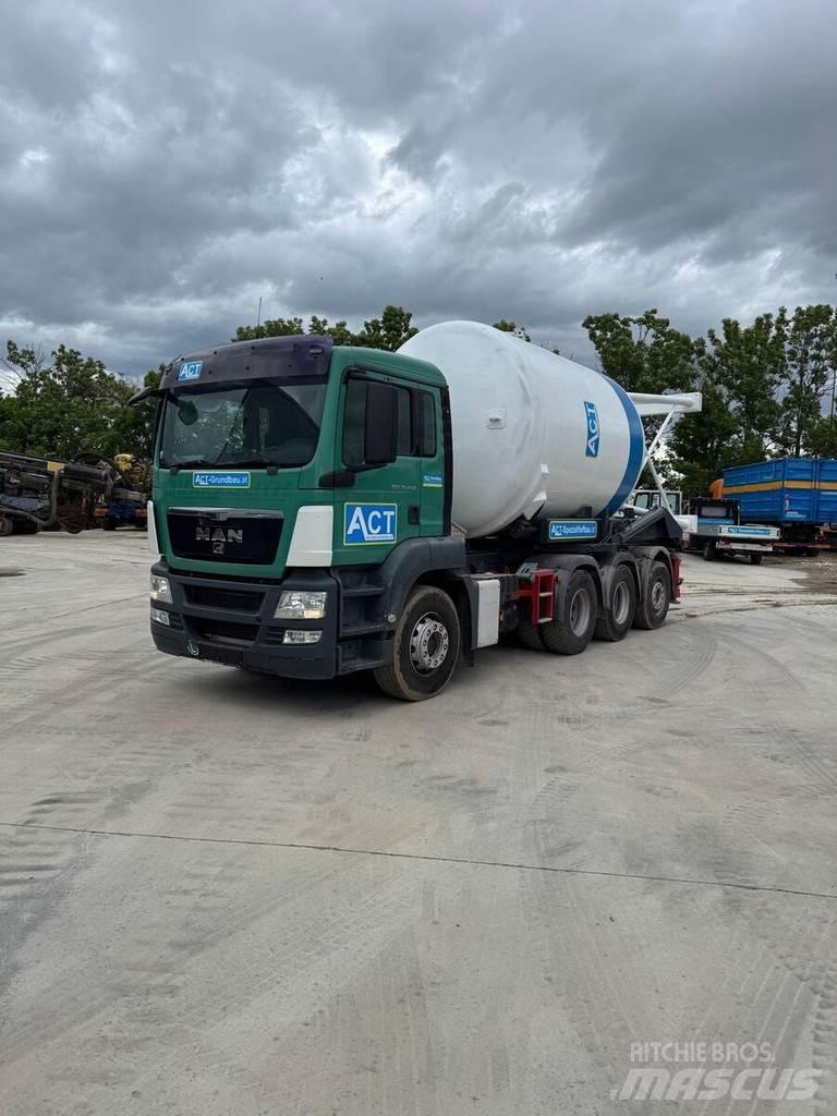 MAN TGS 32 - 440 Skip bin truck