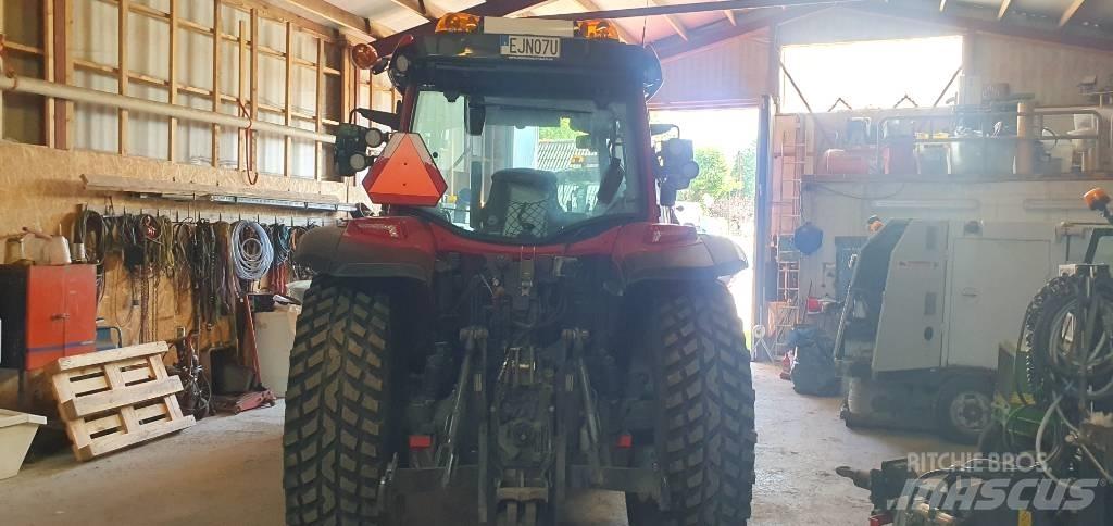 Valtra G125 Active Tractors