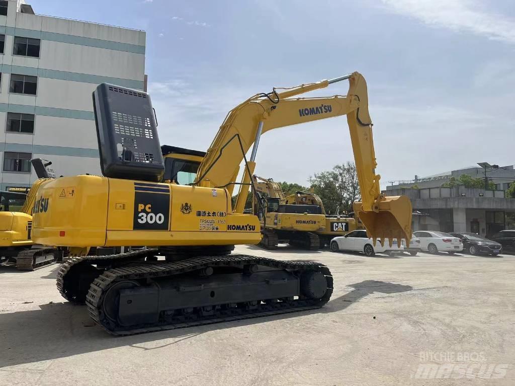 Komatsu PC 300 Crawler excavators