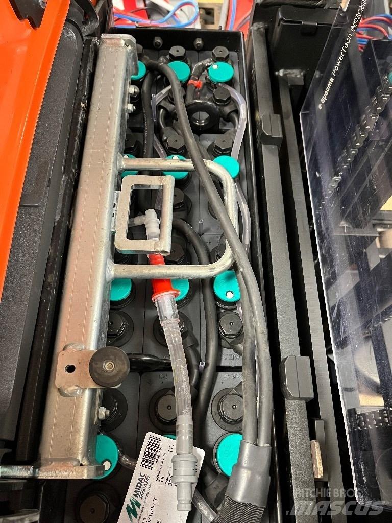 BT SPE 120 L Pedestrian stacker