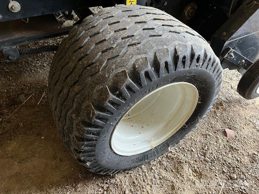 New Holland BR750A Round balers