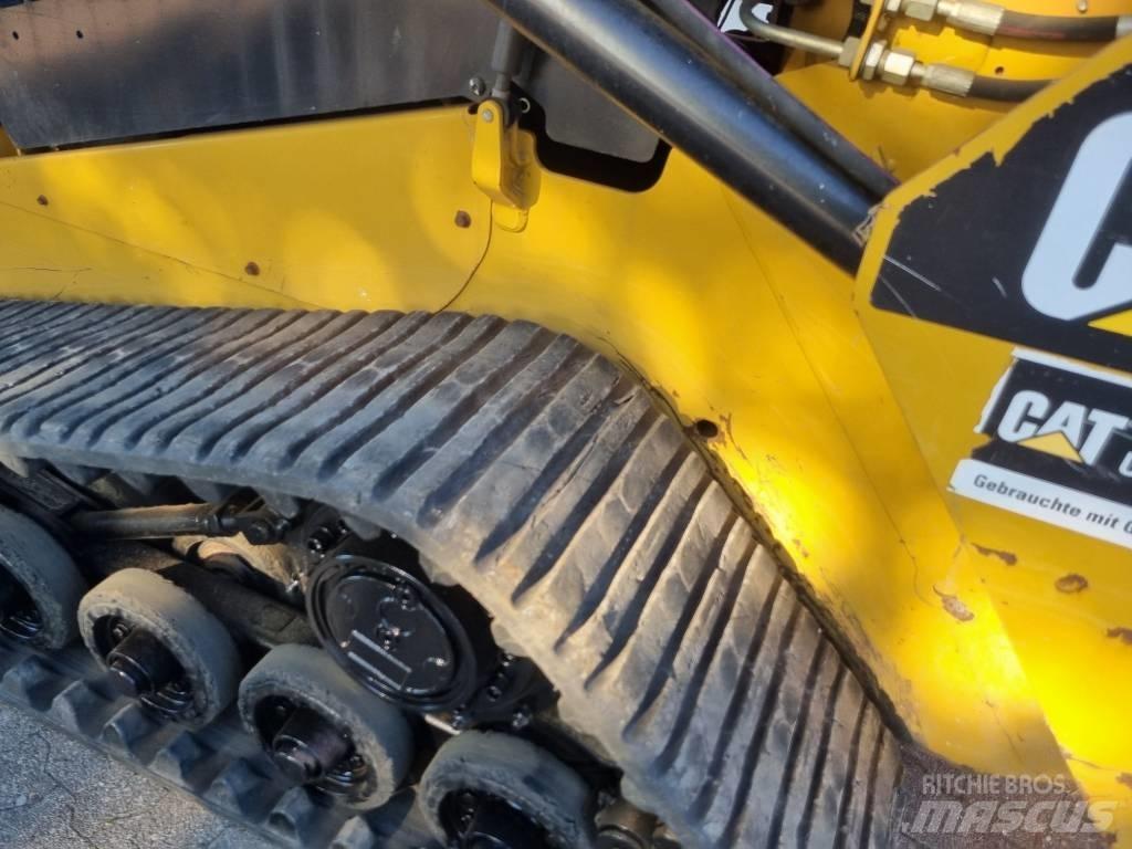CAT 257 D Skid steer loaders