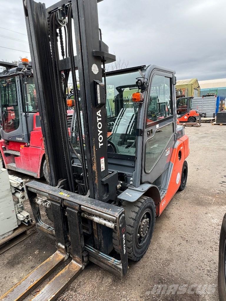 Toyota 40-8FD40N Diesel trucks