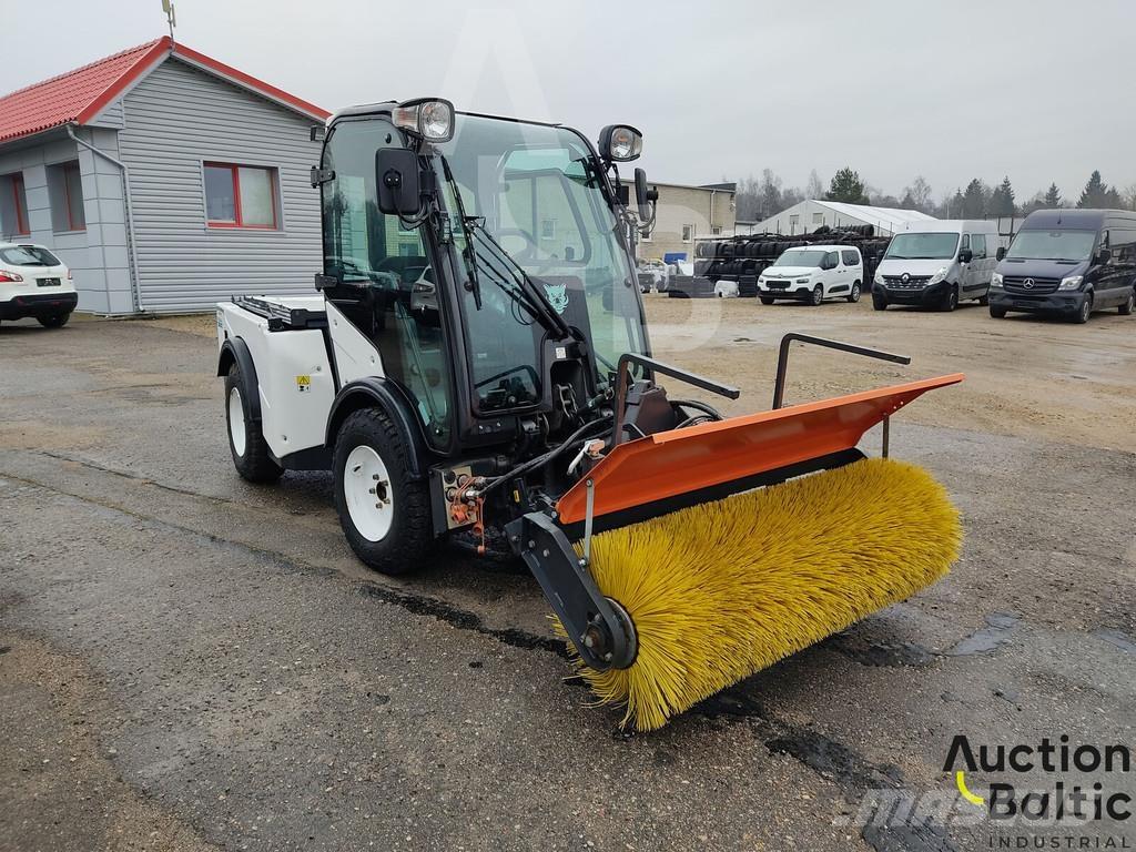 Multihog CX75 Sweepers