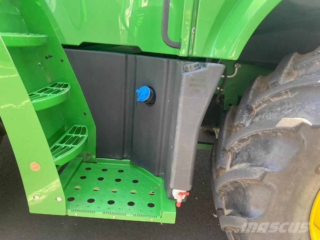 John Deere 8200 Forage harvesters