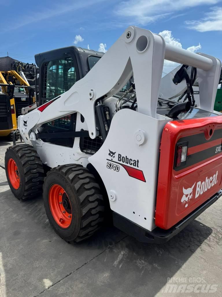 Bobcat S 740 Skid steer loaders