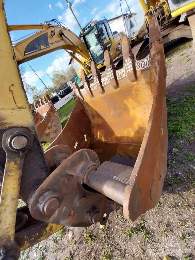 New Holland E 305 Crawler excavators